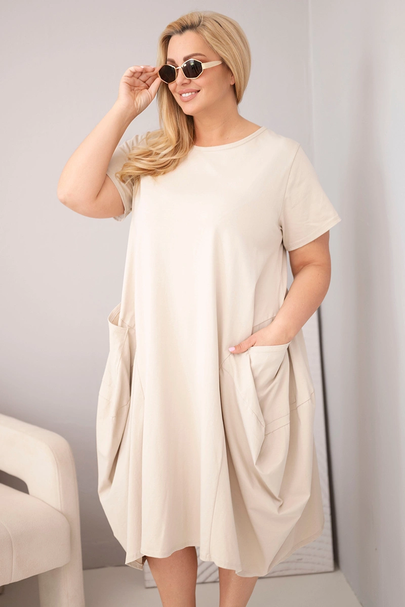 Kesi Włoski plus size dámske šaty s vreckami béžové