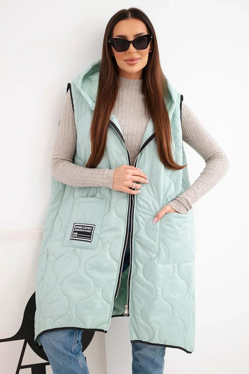 Дамски капитониран елек с качулка за големи размери в цвят мента