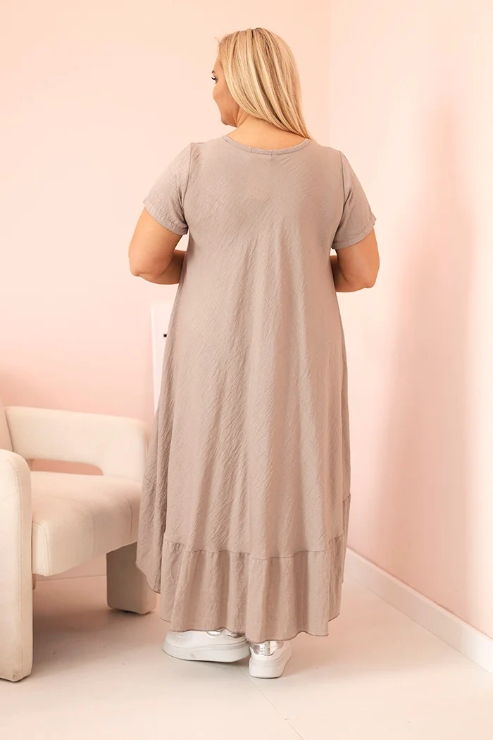 Kesi Włoski Dámske šaty plus size s krátkym rukávom a volánom z ľahkej viskózy fango