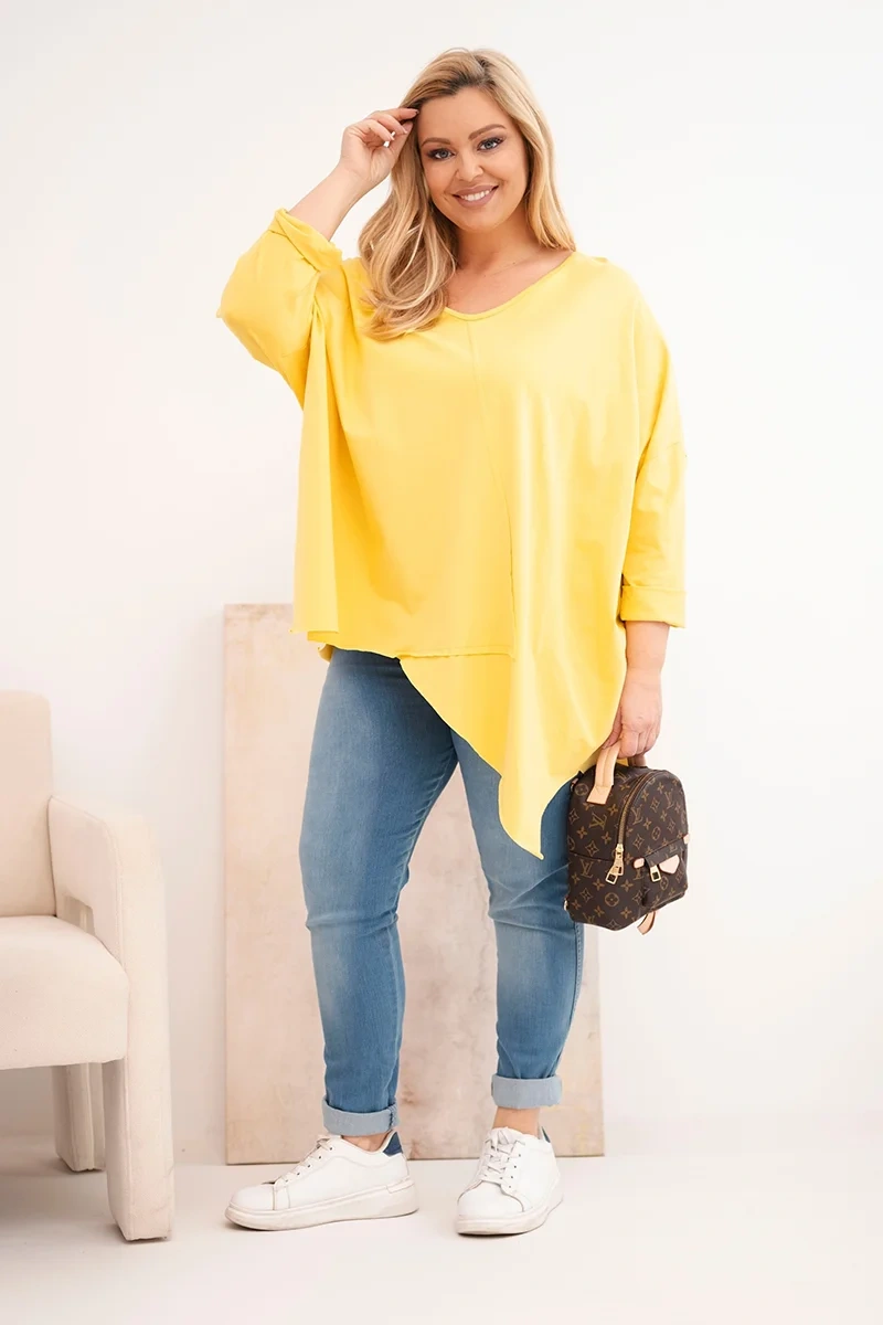 Dámska plus size blúzka s asymetrickým lemom