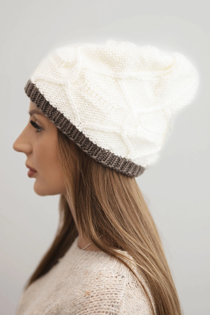Kesi Women's winter hat made of wool with a woven pattern K443 ecru