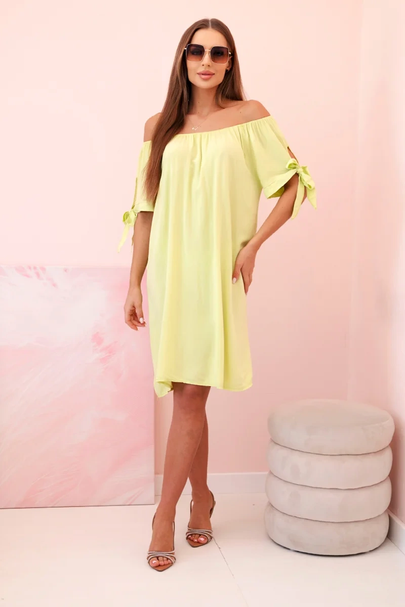 Kesi Włoski Women's viscose dress with tied sleeves pistachio