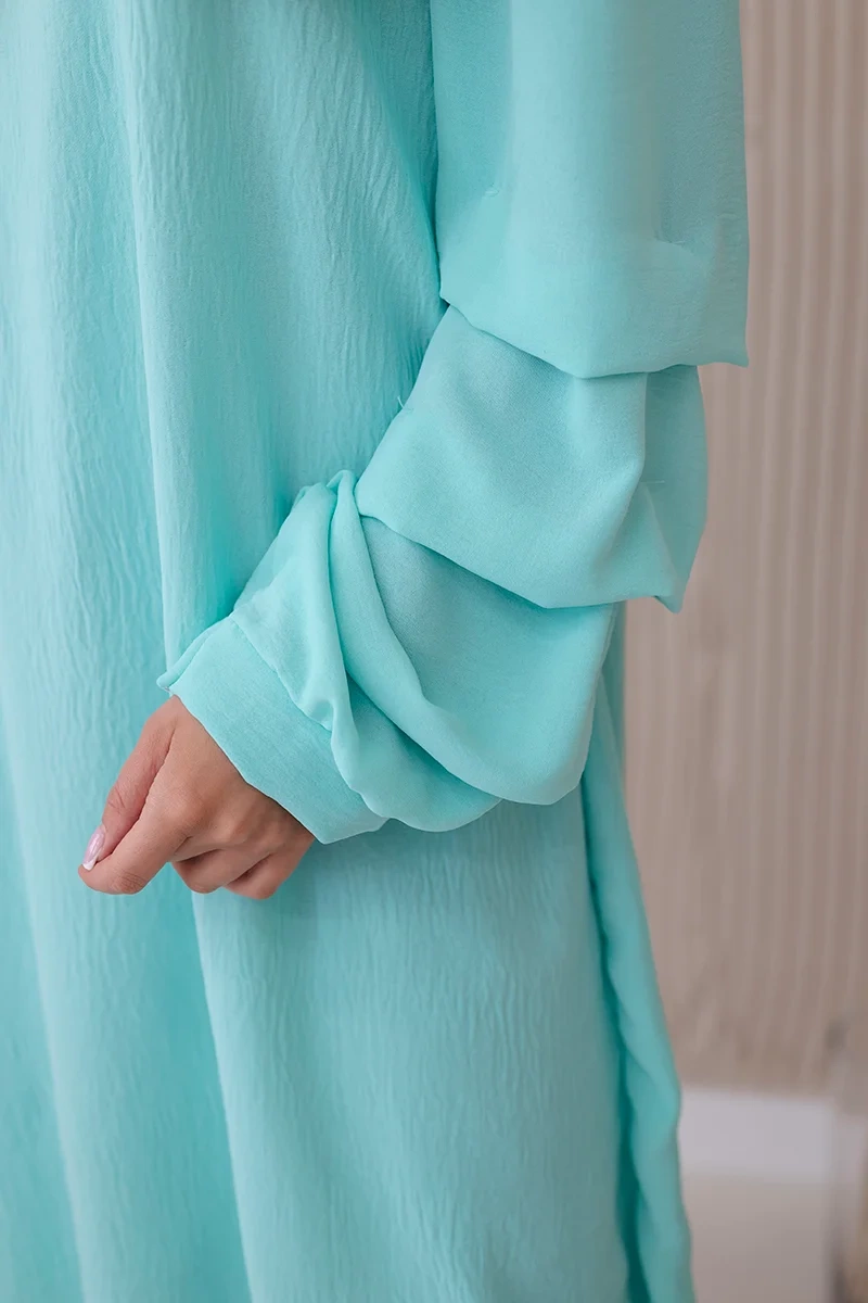 Spanish dress with decorative mint sleeves