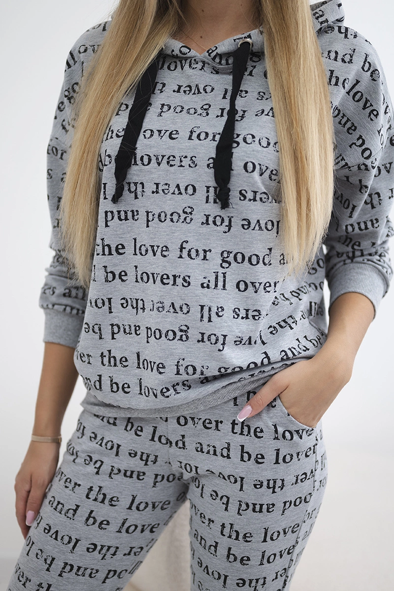 Set with grey print