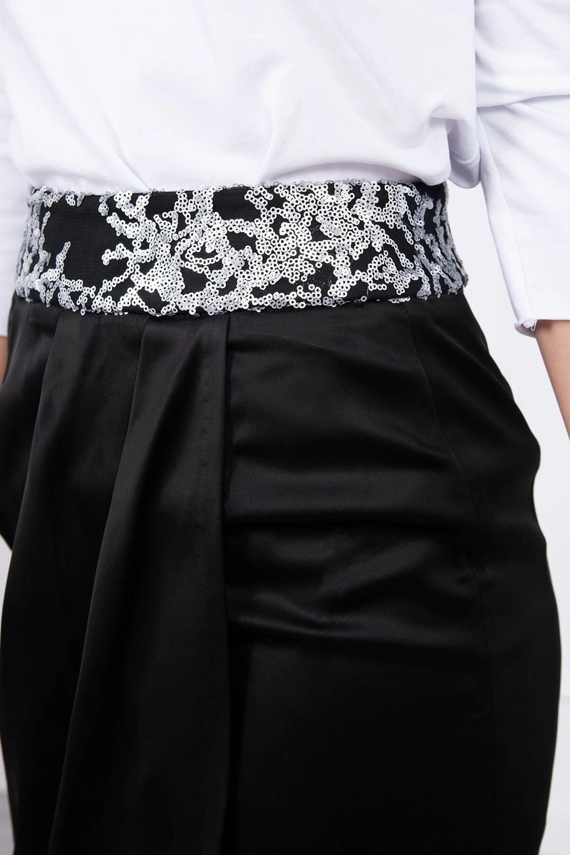 marka niezdefiniowana Skirt with sequins at the waist black