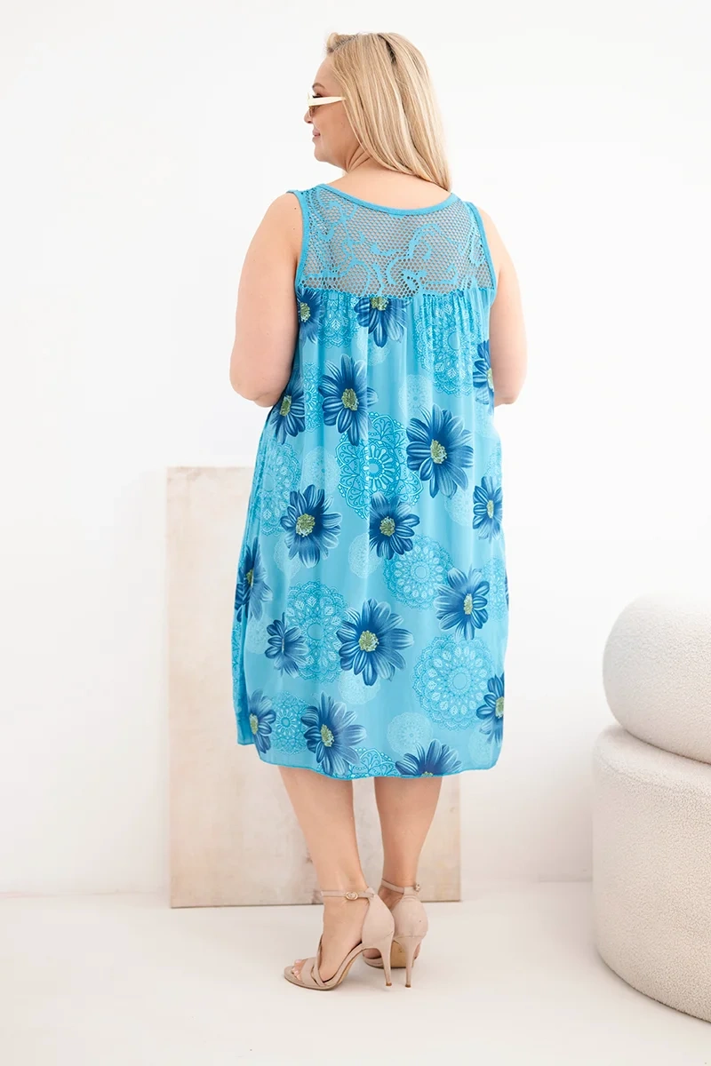 Plus-size šaty s čipkovým výstrihom
