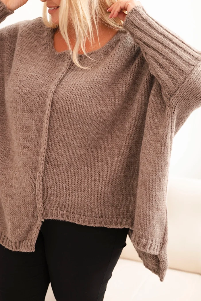 Kesi Włoski Women's Plus Size sweater with acrylic, loose fit and 3/4 sleeve fango