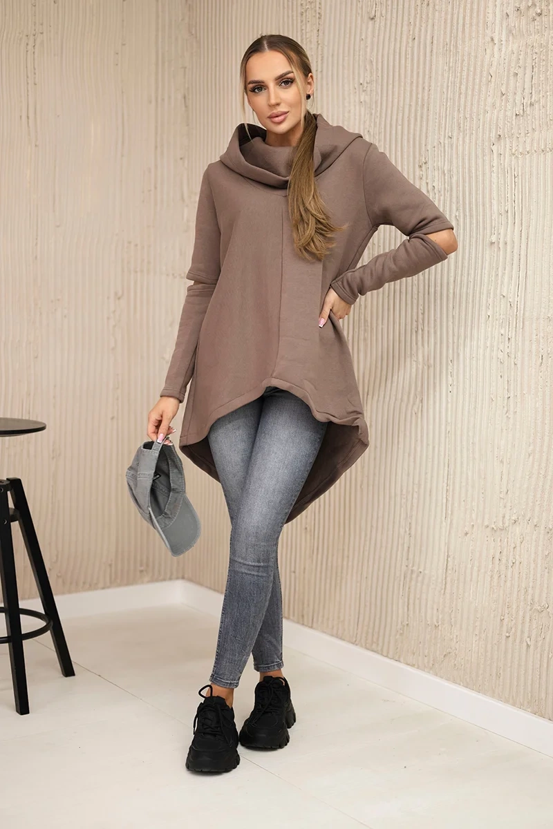 Insulated sweatshirt with a longer mocha back