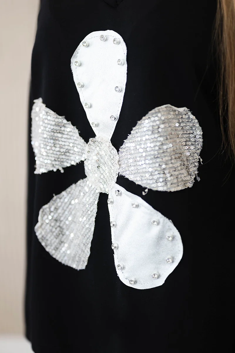 Kesi Włoski Butter fabric sweatshirt with a decorative flower black