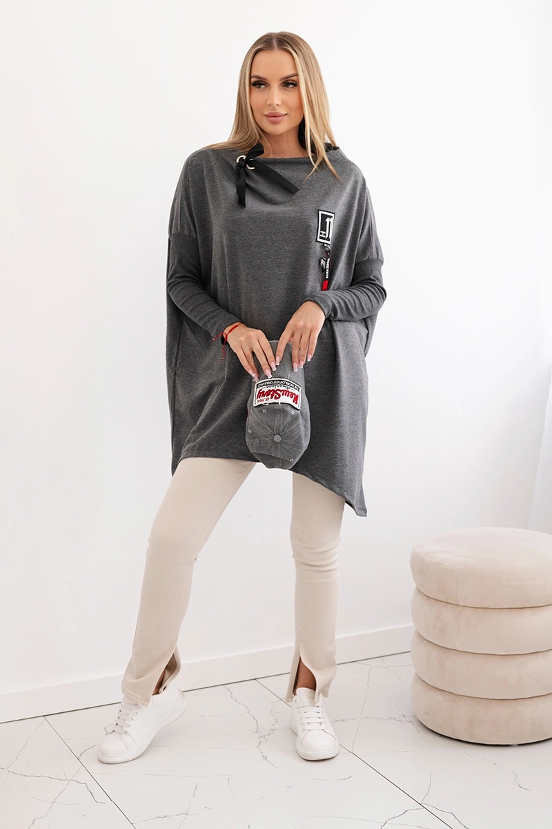Oversized sweatshirt with asymmetrical graphite sides