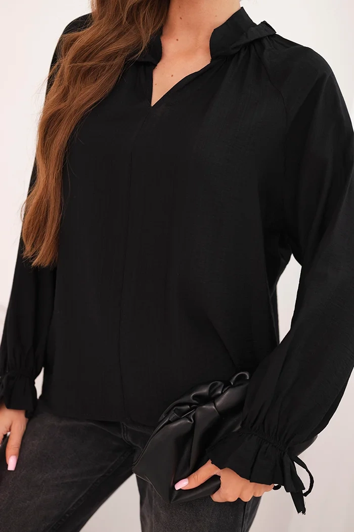 Kesi Włoski Women's viscose blouse with a V-neck and tie at the sleeves black