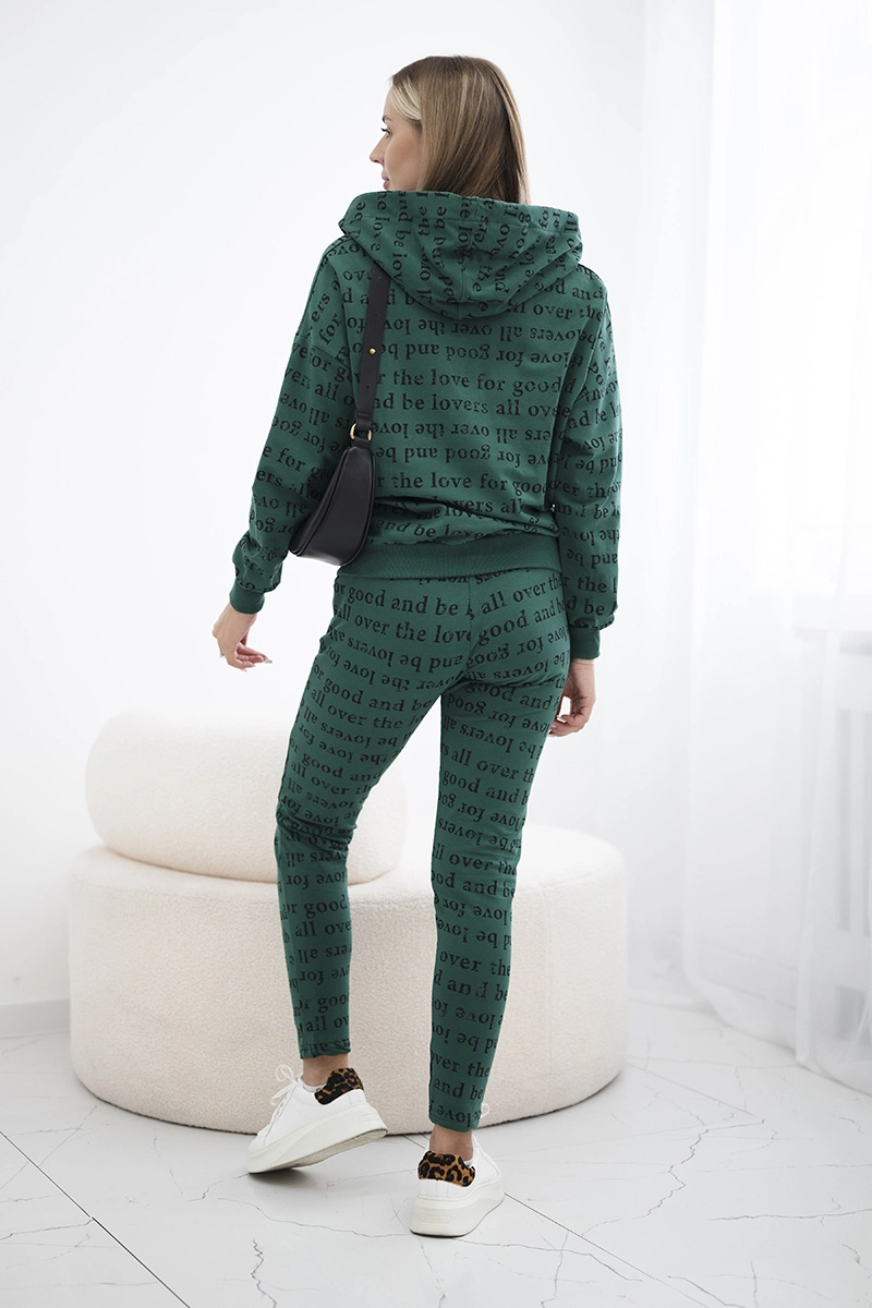 Set with green print