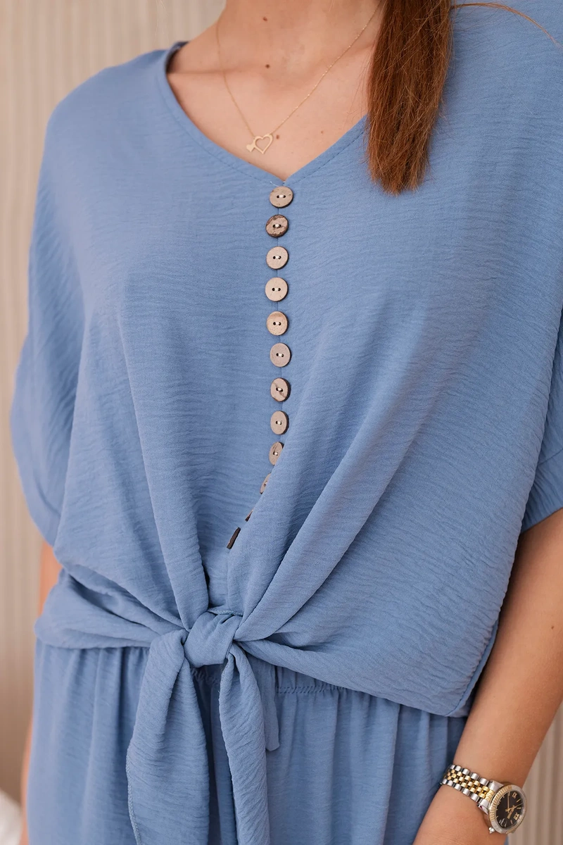 Set of blouse with denim pants