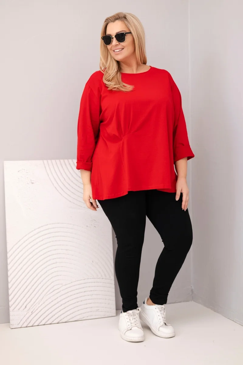 Kesi Włoski Dámska blúzka plus size s bavlnou s dlhým rukávom a nariasením červená