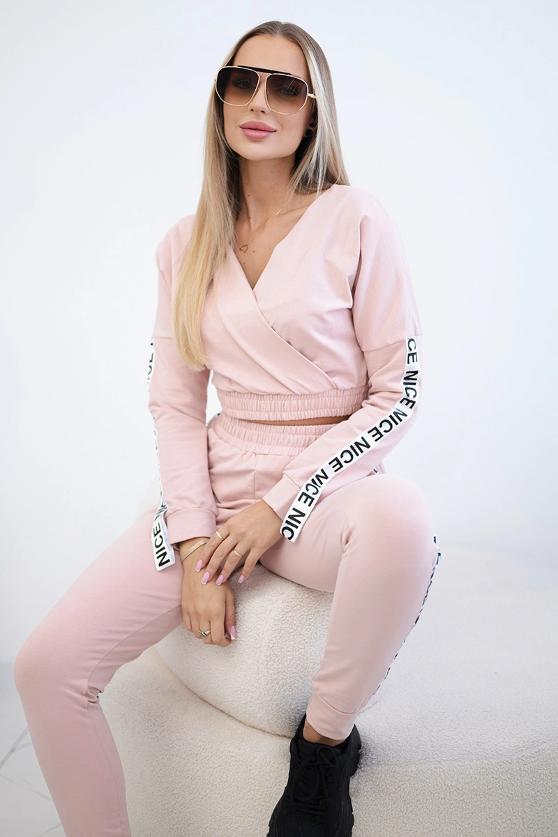 Set with decorative stripes in dark powder pink