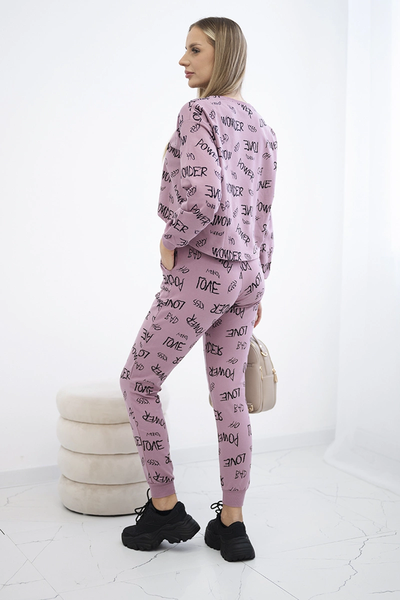 Set with inscriptions dark pink