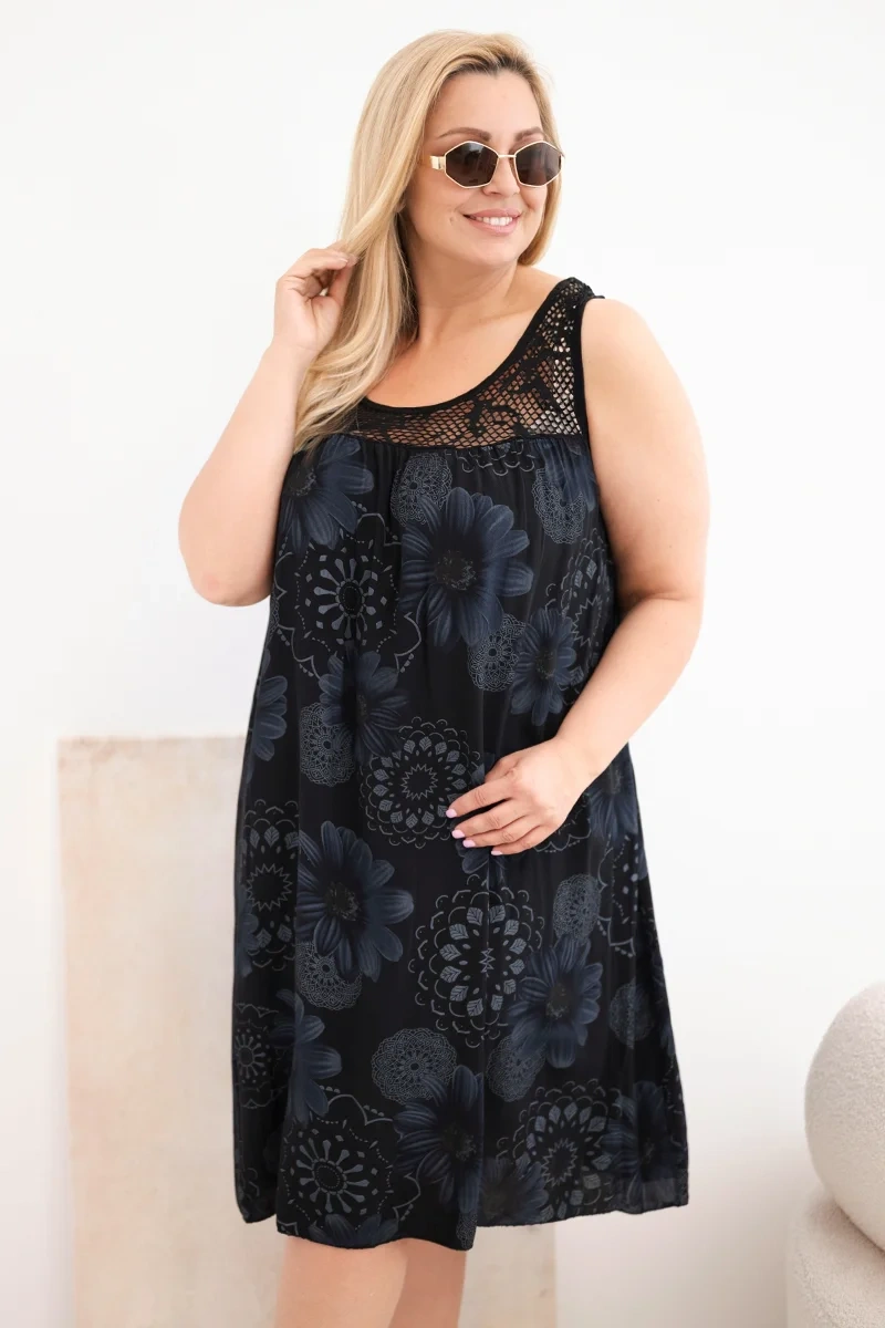 Plus size šaty Kesi s krajkovým výstřihem