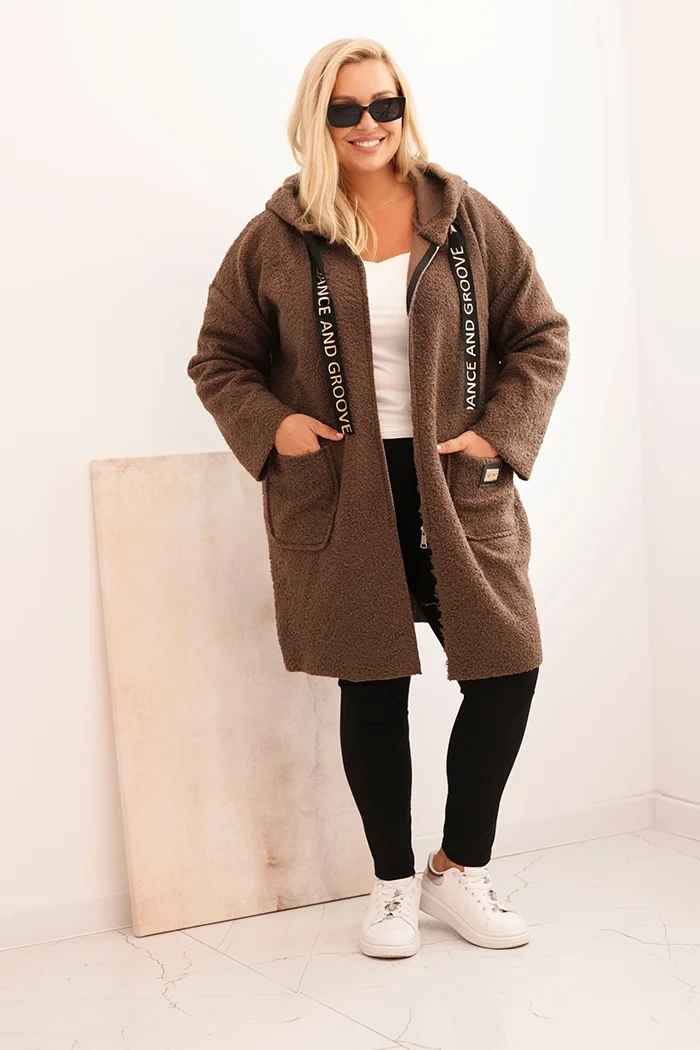 Kesi Włoski Plus Size women's coat made of faux shearling with a hood and pockets brown