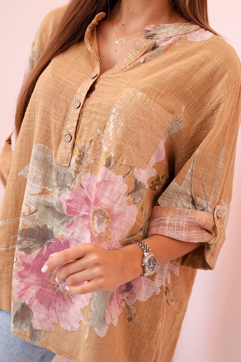 Kesi Włoski Women&#039;s cotton blouse with a floral pattern and buttons - camel