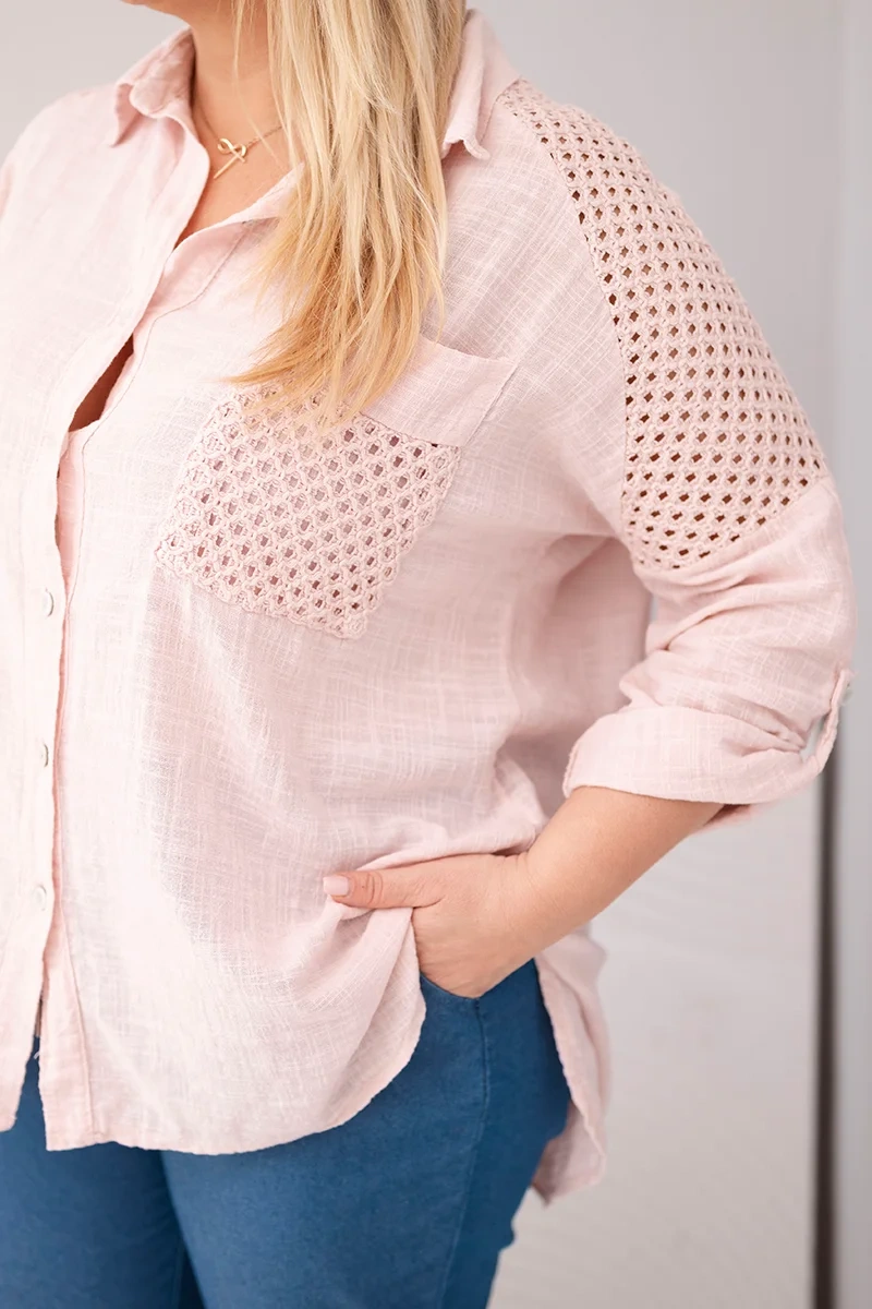 Dámska blúzka plus size s golierom a čipkovou vložkou