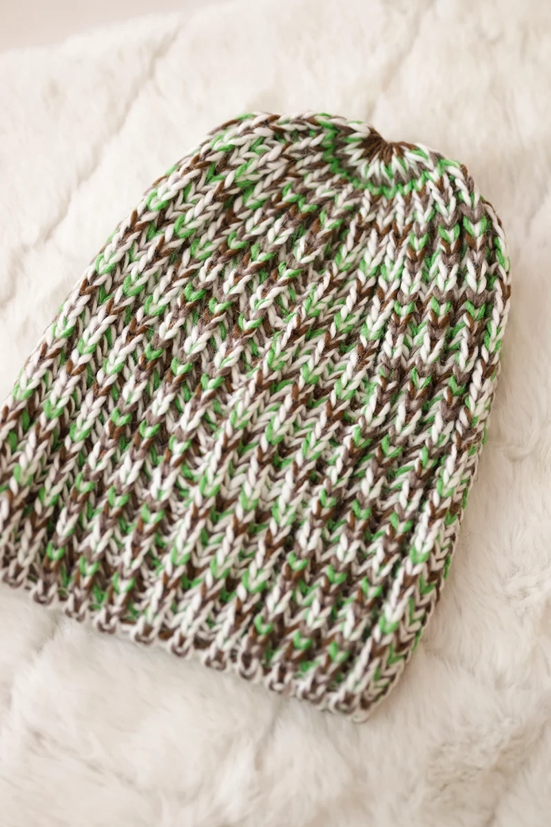 Women&#039;s cap Lora K312 green + brown
