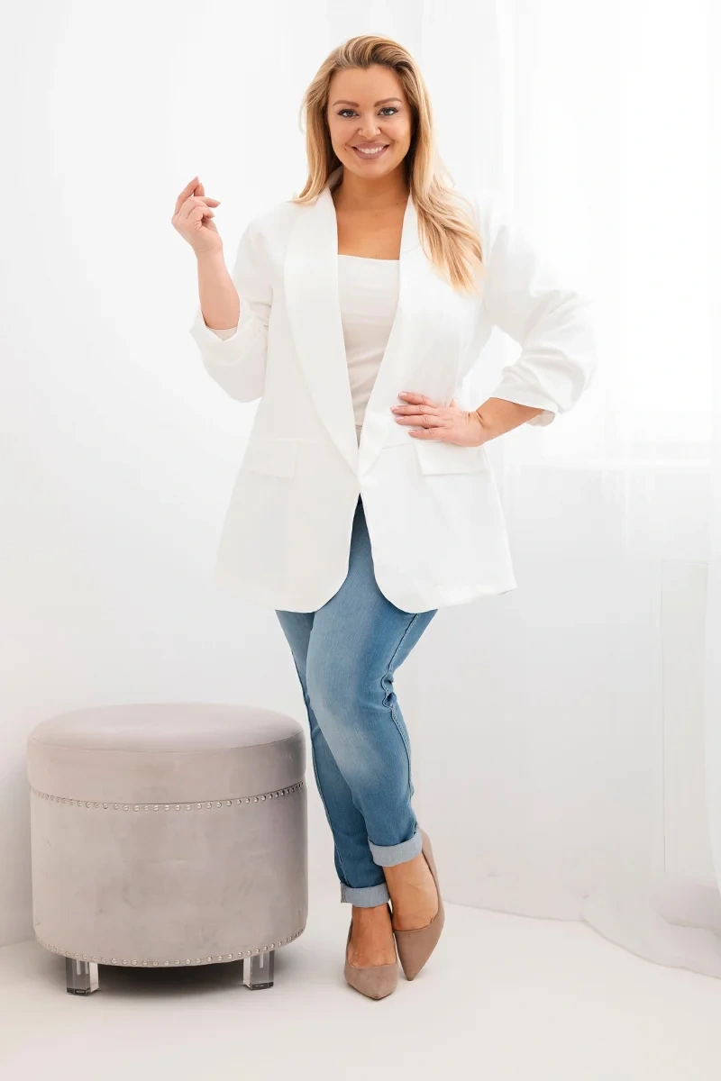 Elegantný plus size dámsky blejzer ecru