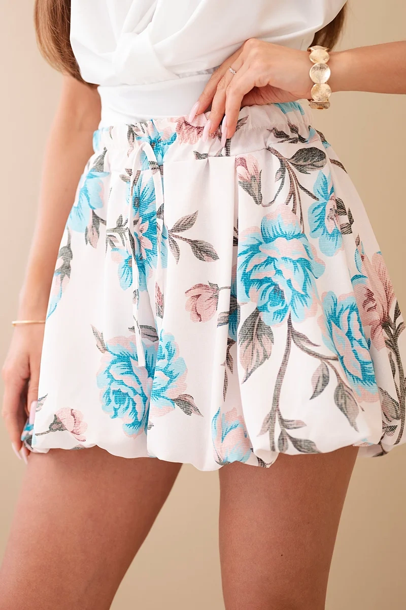 Pantaloni scurți florali din viscoză pentru femei cu curea