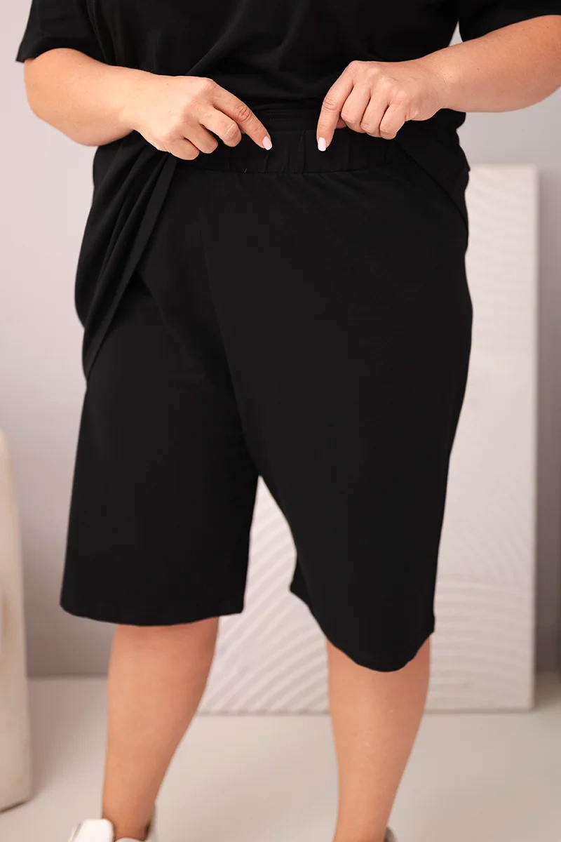 Dámsky plus size set s blúzkou a šortkami, čierny