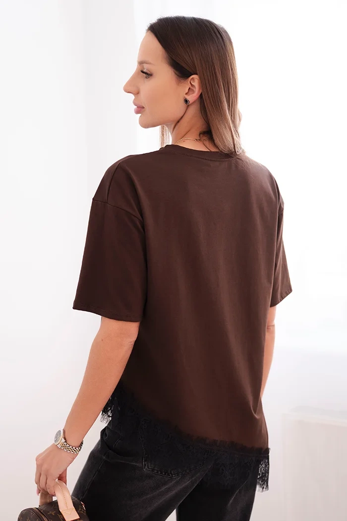 Kesi Włoski Women's cotton asymmetric blouse with lace at the bottom brown