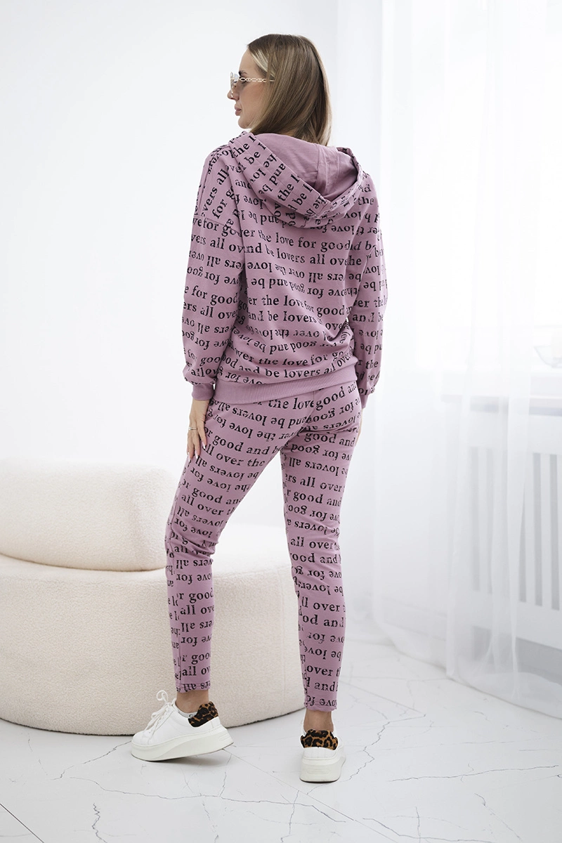 Set with dark pink print