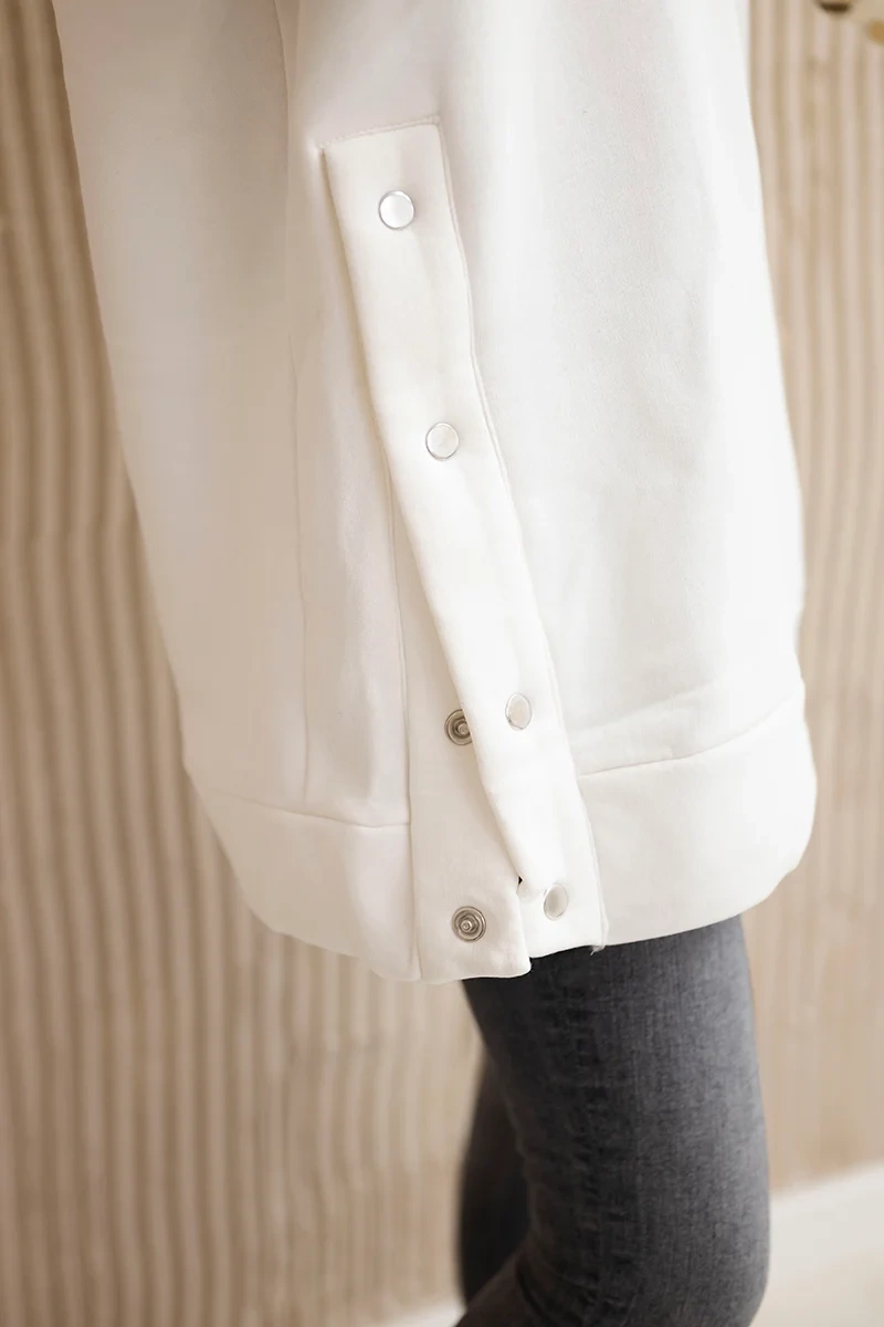 Insulated sweatshirt with ecru press studs