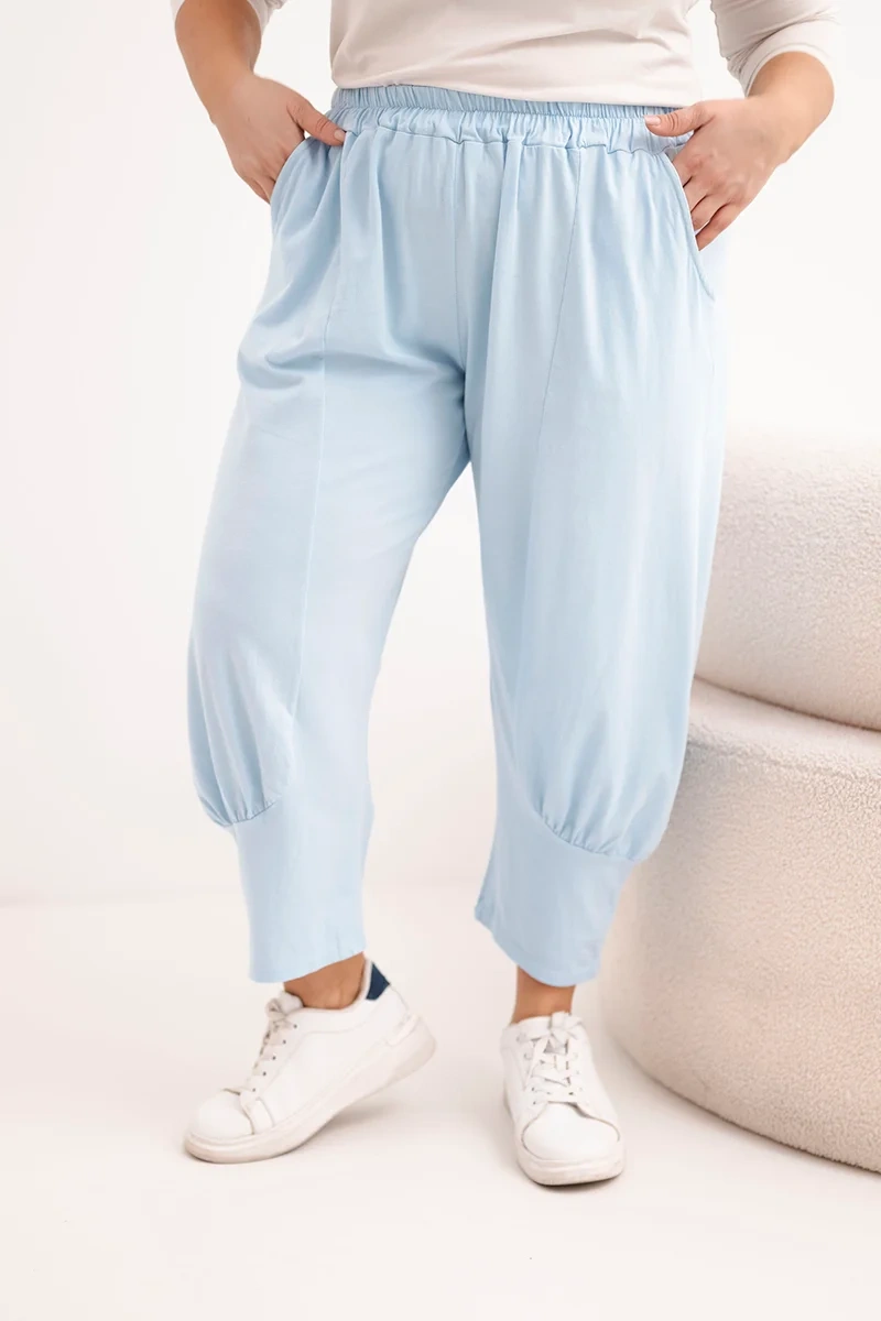 Plus size kalhoty s nízkým sedem a elastickým pasem