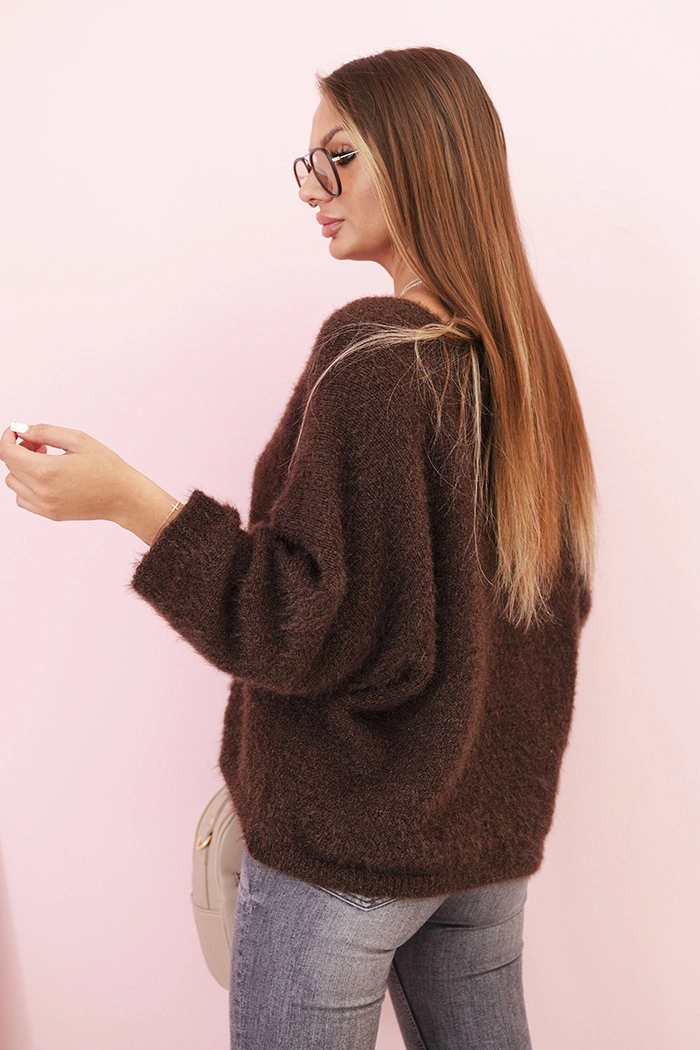 Kesi Włoski Women's loose-fit mohair sweater with a V-neck brown