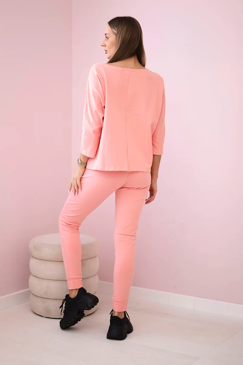 Set with Queen apricot print