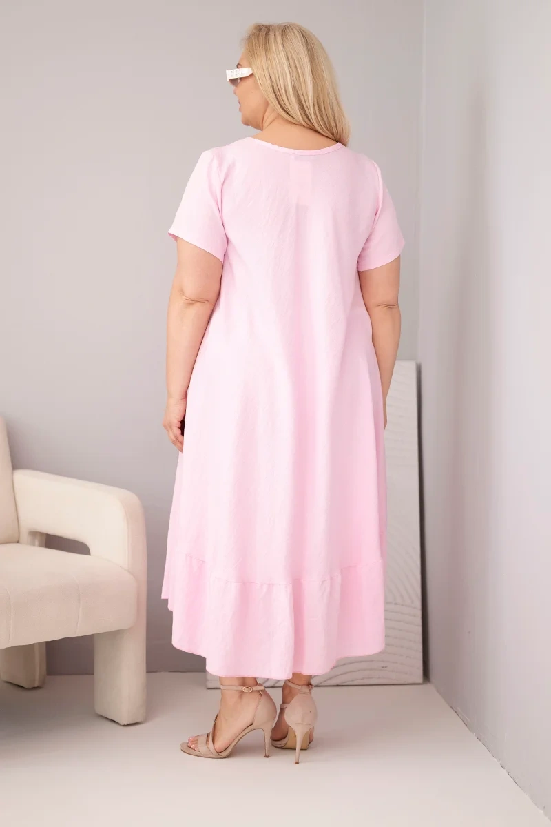 Plus size šaty s volánom a krátkym rukávom
