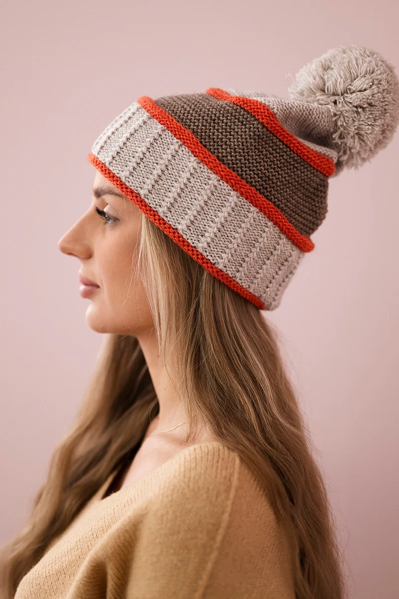 Women&#039;s Cap Kinga K297 Beige + Mocca + Red