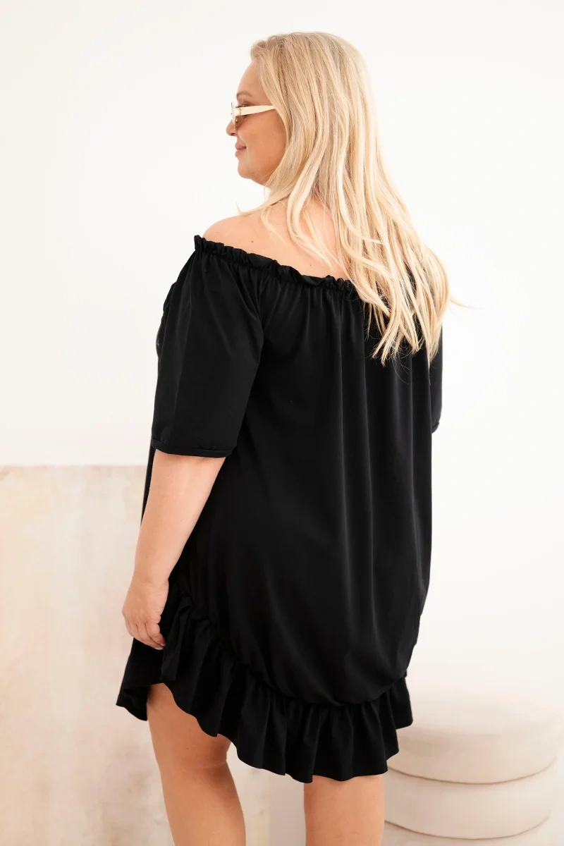 Čierne plus size šaty s volánom