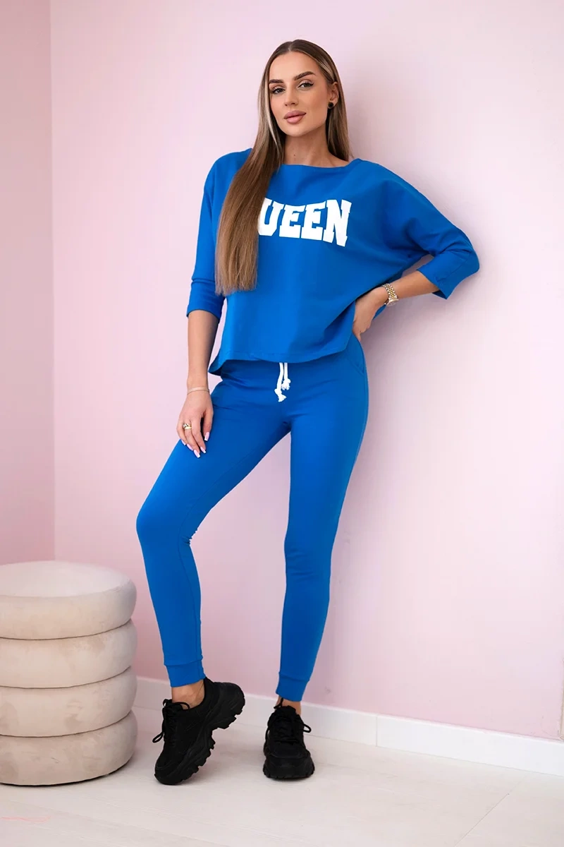 Set with Queen print in blue-purple color
