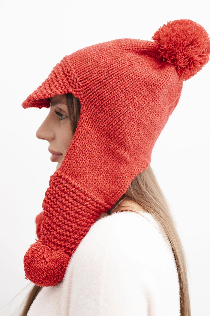 Kesi Women's winter cap with wool, visor, and pom-poms K475 red