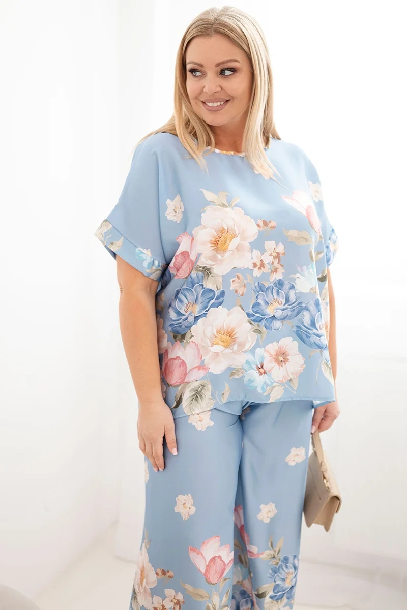 Kesi Włoski dámsky plus size komplet s blúzkou a kvetinovými nohavicami