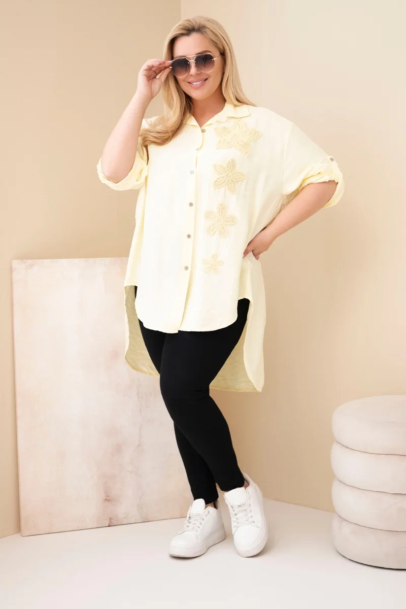 Kesi Włoski dámska plus size košeľa s kvetinovou výšivkou