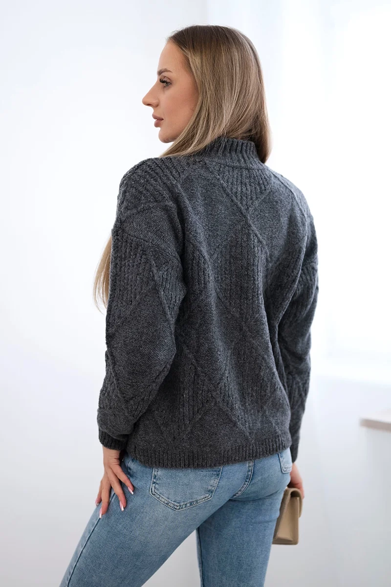 Sweater over the head made of diamonds and graphite
