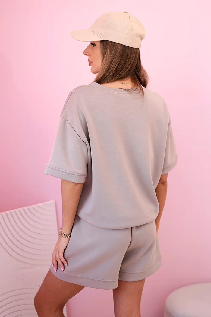 Kesi Włoski Women&#039;s butter set with high-waisted shorts dark beige