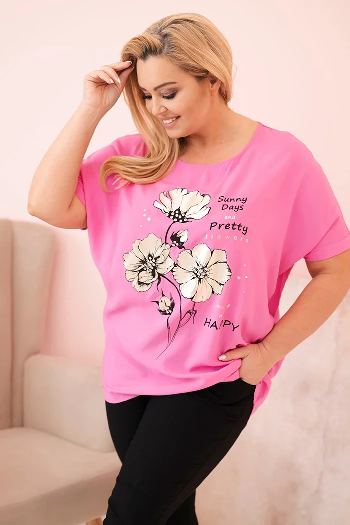 Kesi Włoski Dámská blůza Plus Size z viskózy s květinovým potiskem a nápisem růžová