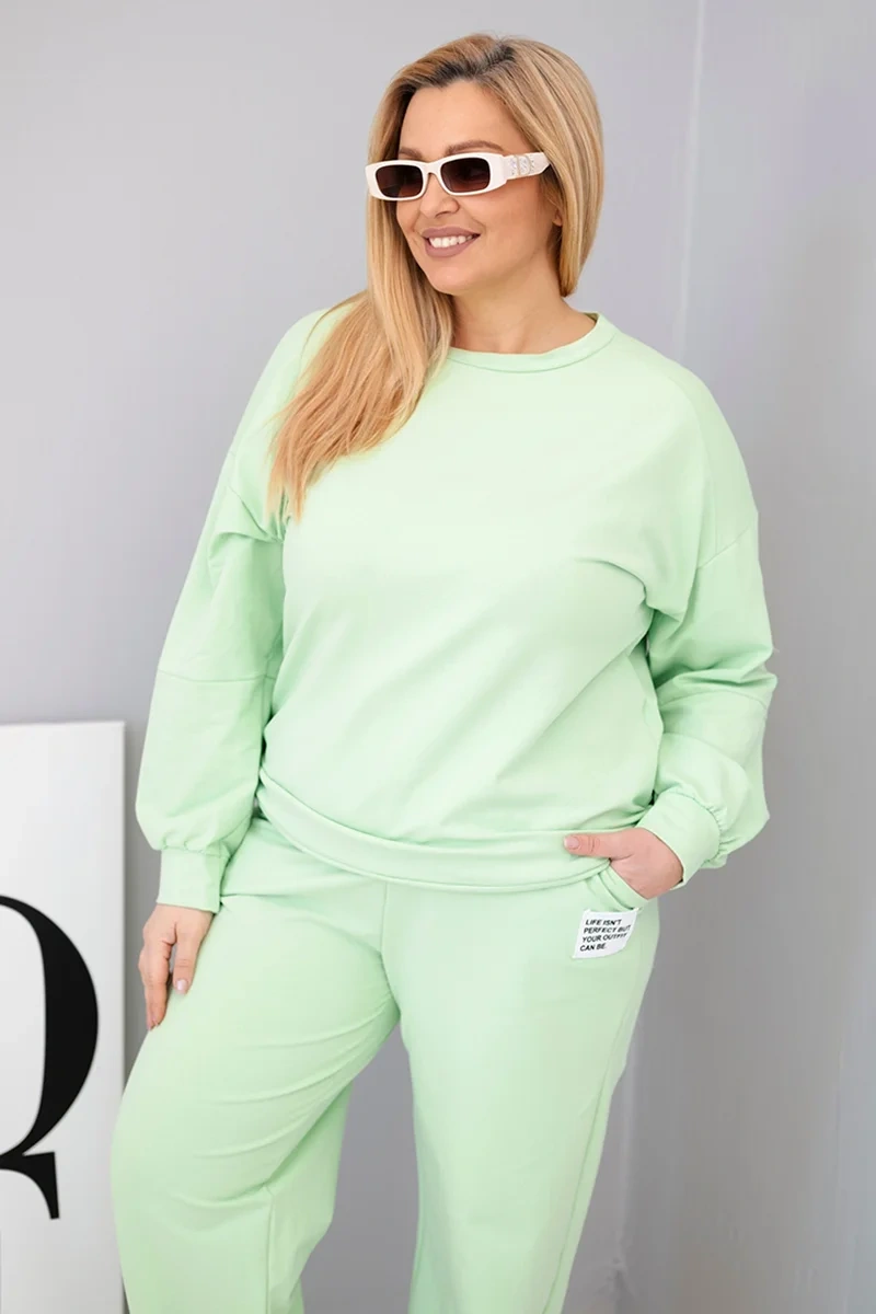 Plus size souprava s volnou mikinou a kalhotami