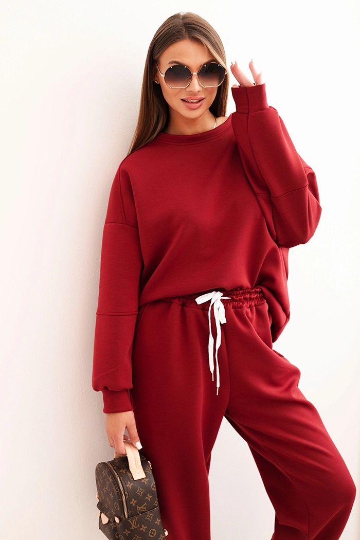 Kesi Włoski Ladies&#039; butter set with a loose sweatshirt and pants with the inscription LOVE maroon