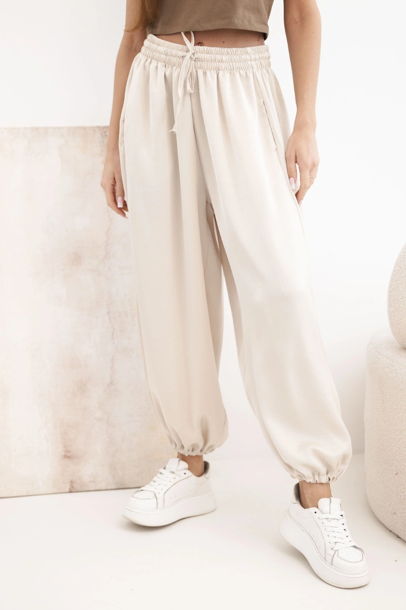 Дамски широки панталони с еластична талия