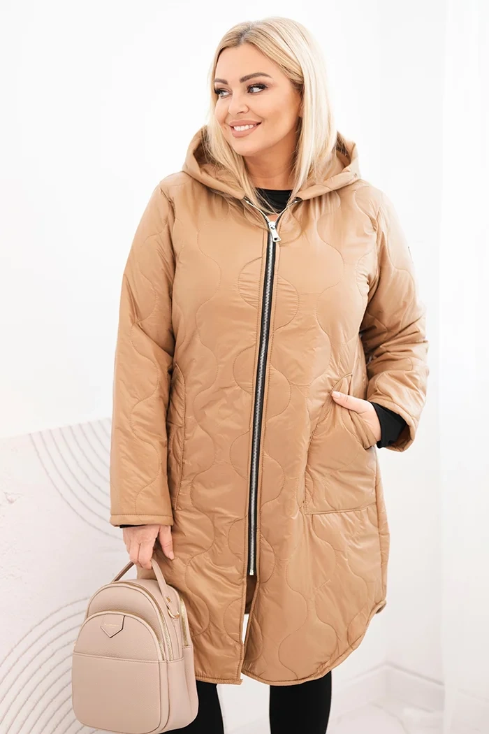 Kesi Włoski Dámská zimní prošívaná bunda Plus Size s kapucí camelová