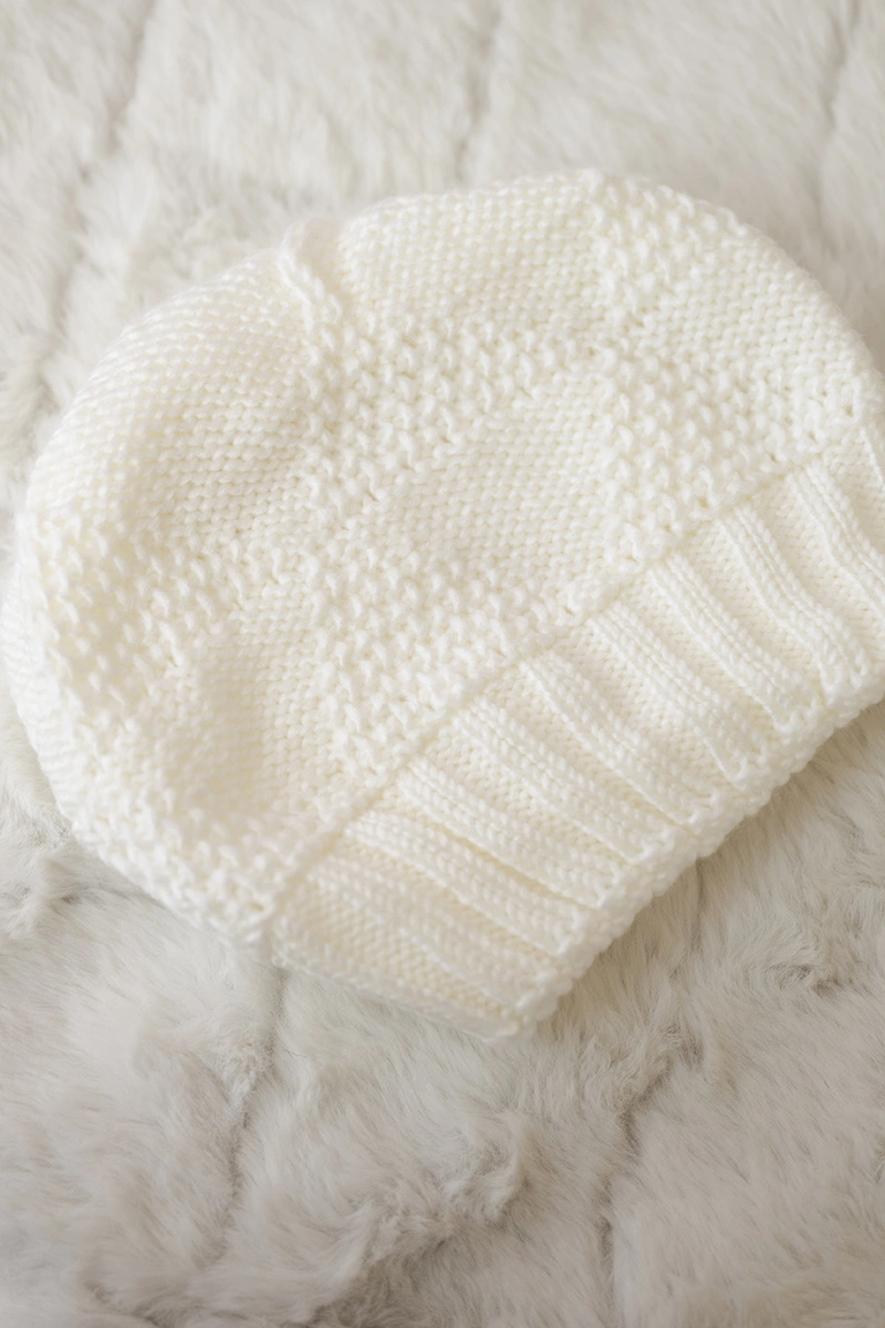 Women&#039;s cap Danuta K331 white