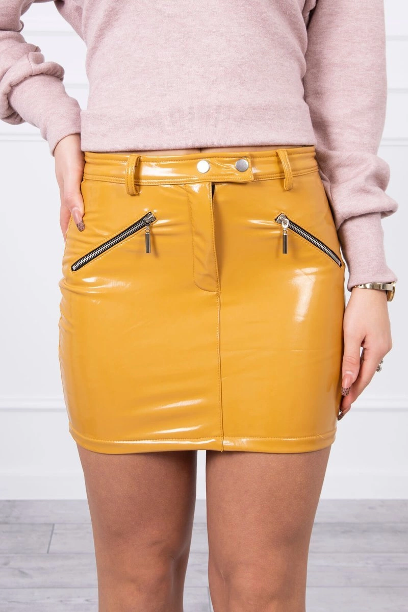 Skirt with decorative mustard zippers